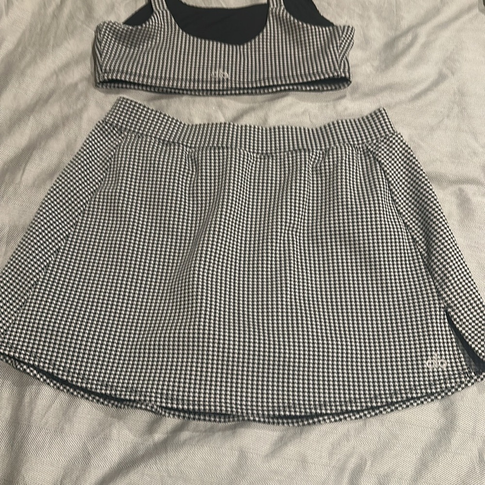 ALO Yoga Black and White Skirt Set - Picture 4 of 8